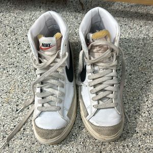 Nike Blazer Mid '77
Women's Shoes